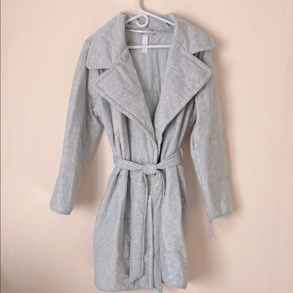 Auden light gray quilted robe NWT